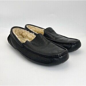 UGG Ascot Slipper Mens Size 11 Black Full Grain Leather Genuine Sheepskin 5379